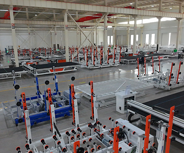 Glass cutter with air floating table